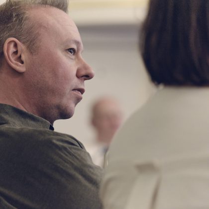 Apento-konsulent deltager i faglig dialog under et møde